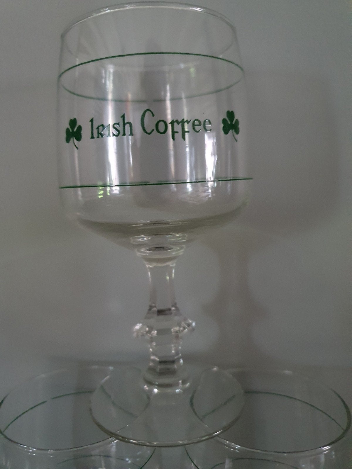 8 Irish Coffee glazen met diamanten voet, Verzamelen, Glas en Borrelglaasjes, Ophalen of Verzenden, Zo goed als nieuw