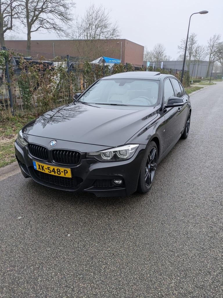 BMW 320i Sedan Automaat 2019 | M-Sport | Panoramadak, 1998 cc, Achterwielaandrijving, 1800 kg, 4 cilinders