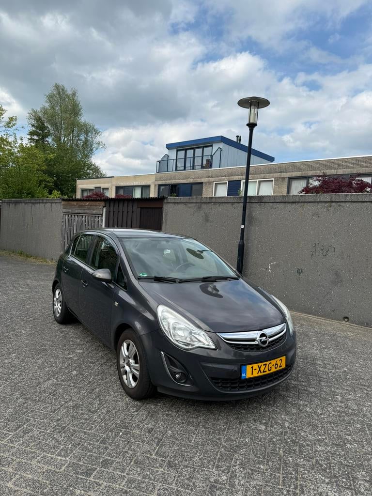 Opel Corsa 1.2 benzine 16v 5D 2013, Voorwielaandrijving, 4 cilinders, 1229 cc, Handgeschakeld