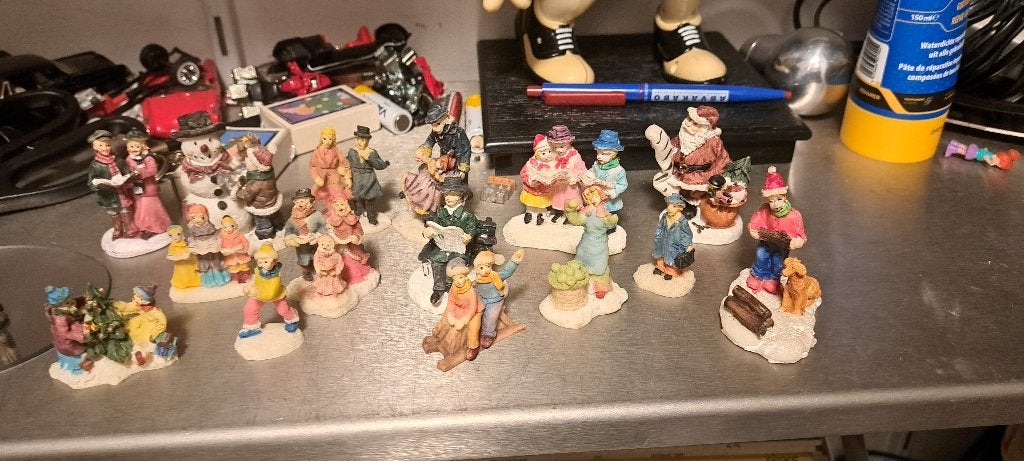 Kerstfiguren voor kerstdorp (Z248-103), Diversen, Ophalen of Verzenden, Zo goed als nieuw