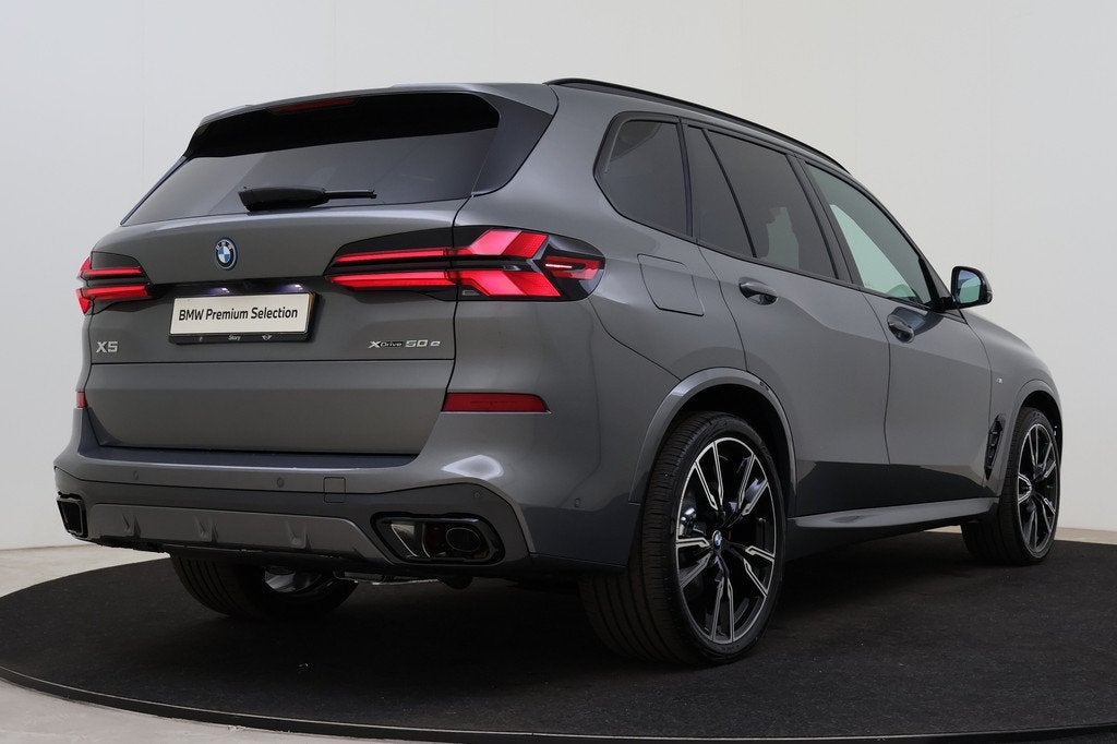 BMW X5 xDrive50e High Executive M Sport Automaat / Panoramad, Auto's, BMW, 2395 kg, Met garantie (alle), Bedrijf, Vierwielaandrijving