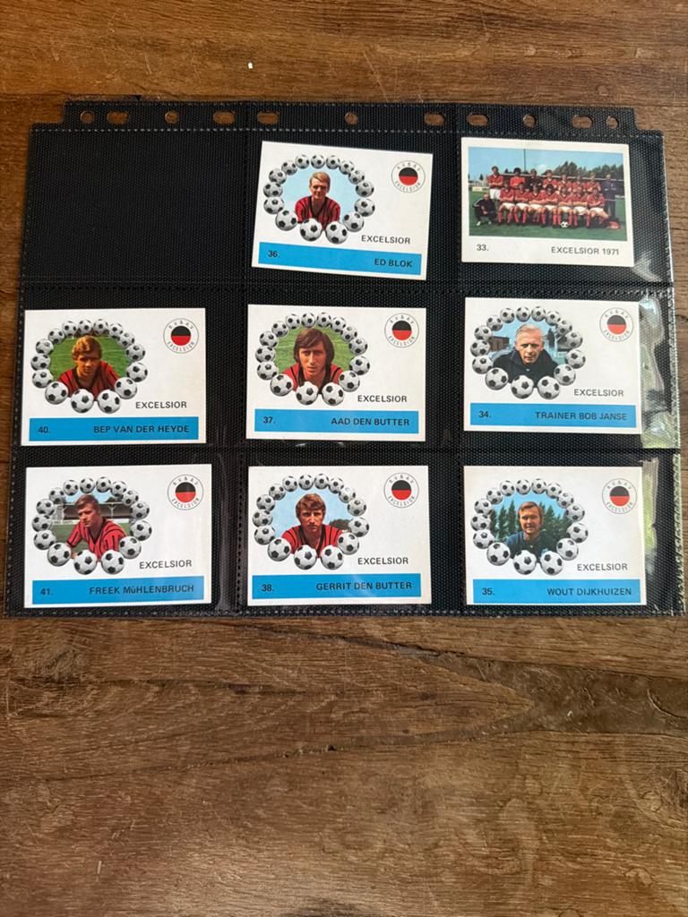 Vintage Excelsior Voetbalplaatjes 1971 - Monty Gum, Verzamelen, Ophalen of Verzenden, Gebruikt, Overige binnenlandse clubs, Poster, Plaatje of Sticker