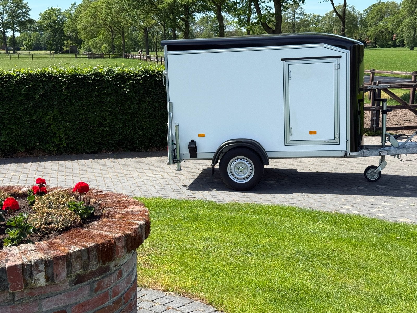 Gesloten  Debon C255 Roadster Plywood - Nieuwstaat, Auto diversen, Aanhangers en Bagagewagens, Ophalen of Verzenden, Zo goed als nieuw