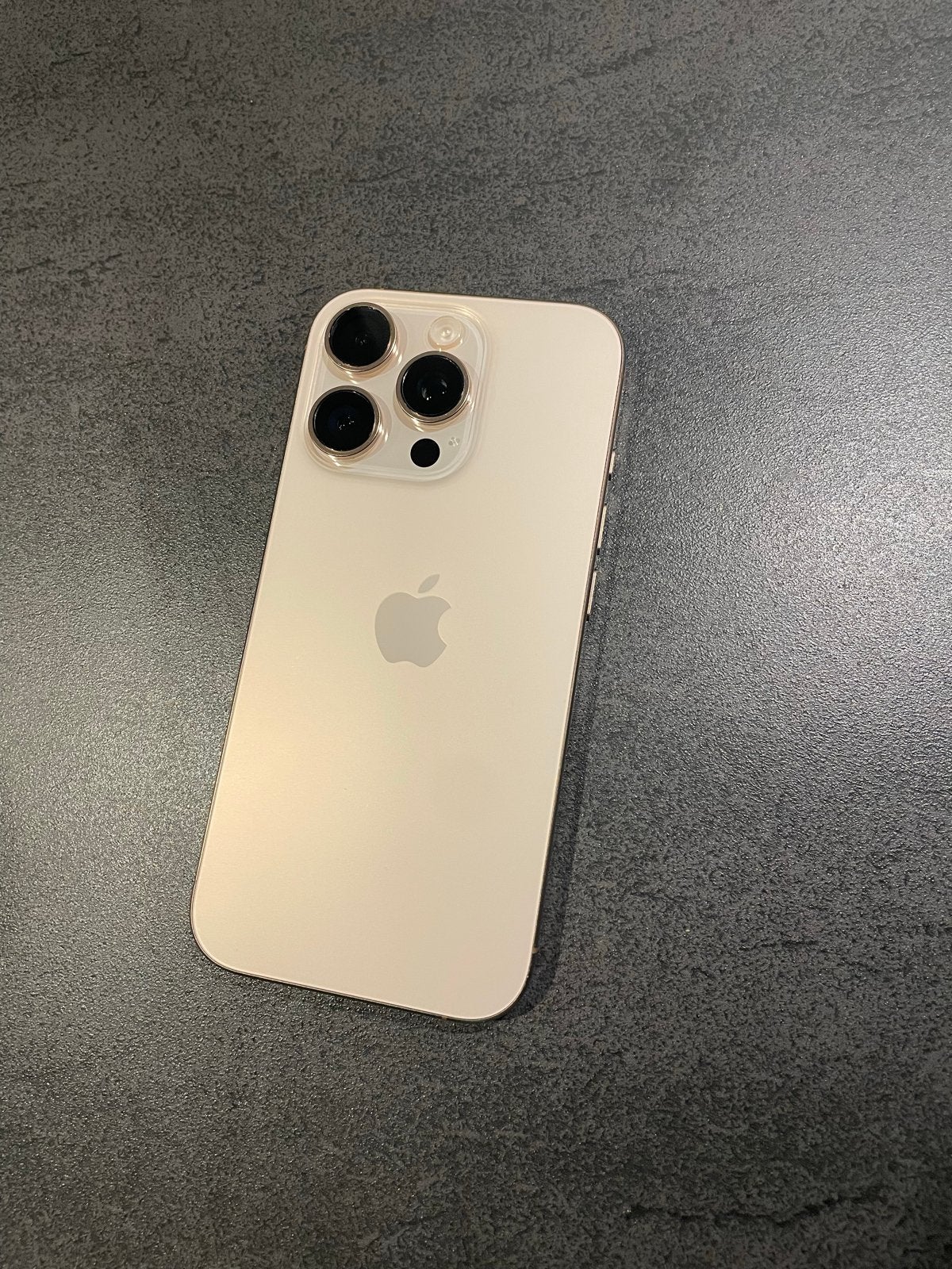 Apple iPhone 15 Pro Max 256GB Goud - Zo goed als nieuw