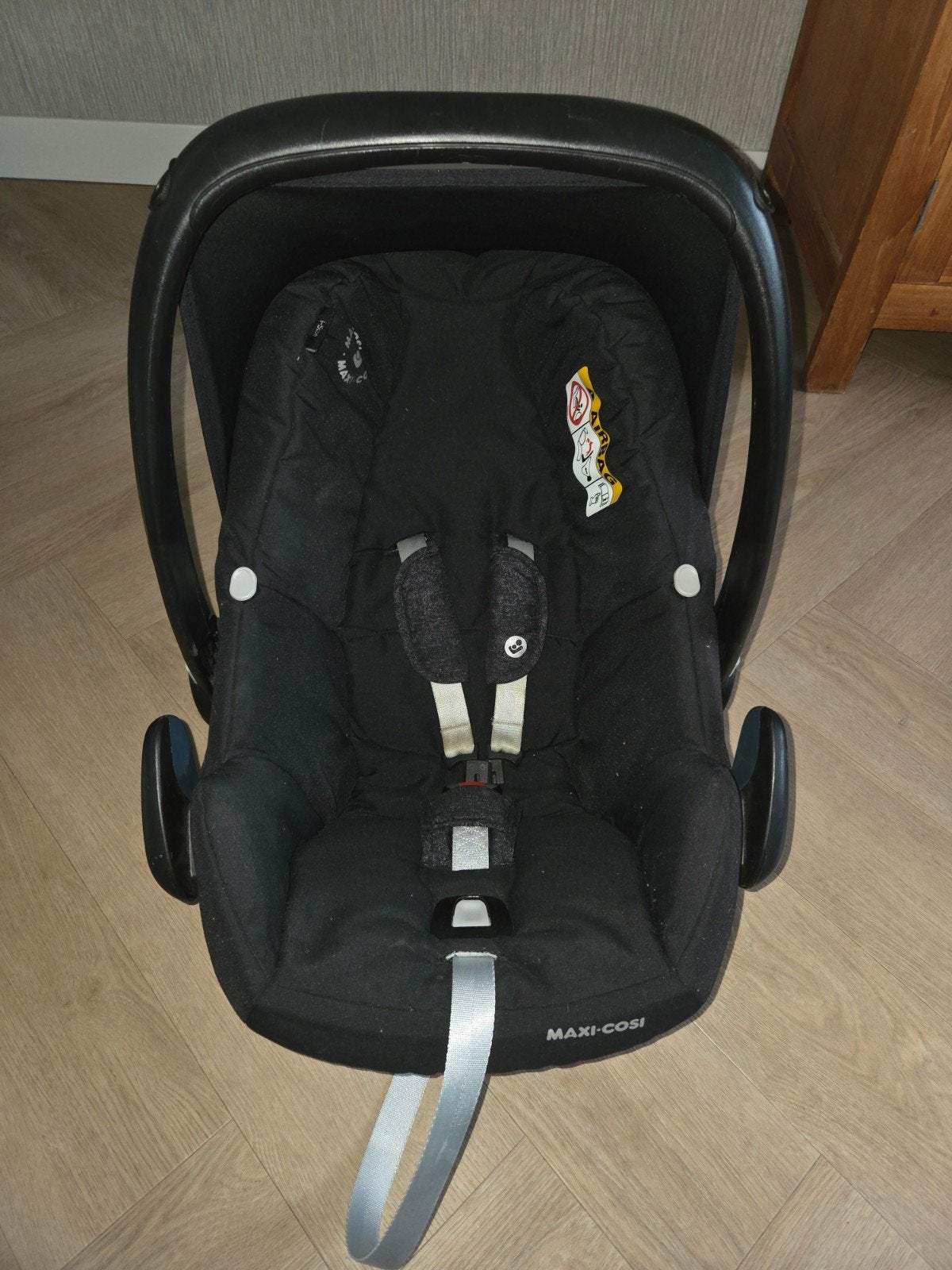 Maxi-Cosi met verkleiner, Autogordel, Ophalen of Verzenden, Zo goed als nieuw, 0 t/m 13 kg