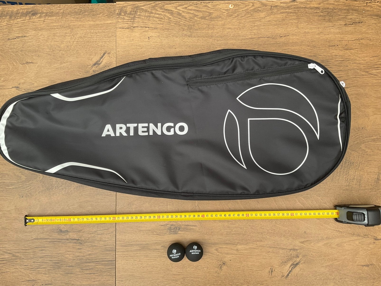 Zgan, niet kapot, Artengo squash racket tas 2 balletjes 4€, Sport en Fitness, Squash, Ophalen, Zo goed als nieuw, Toebehoren