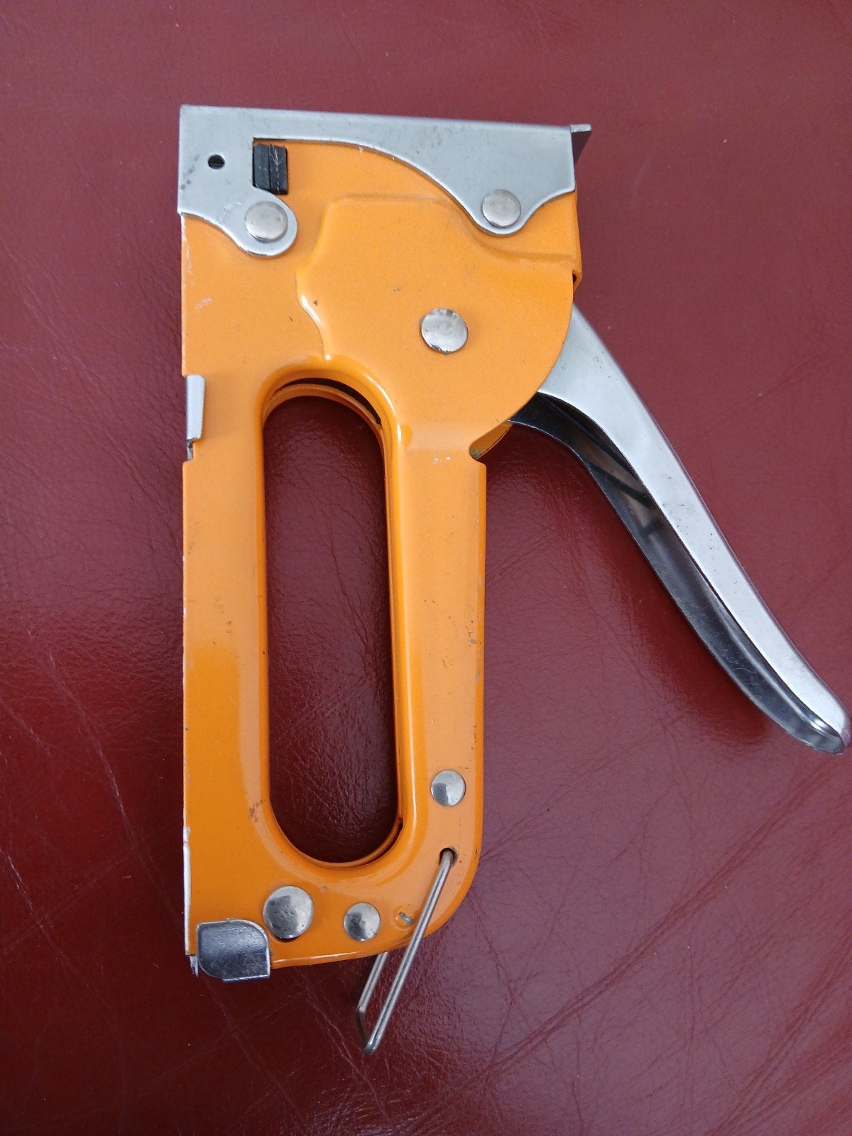 Handtacker 4-8 mm voor nieten, Ophalen of Verzenden, Gebruikt, Tacker/nietmachine