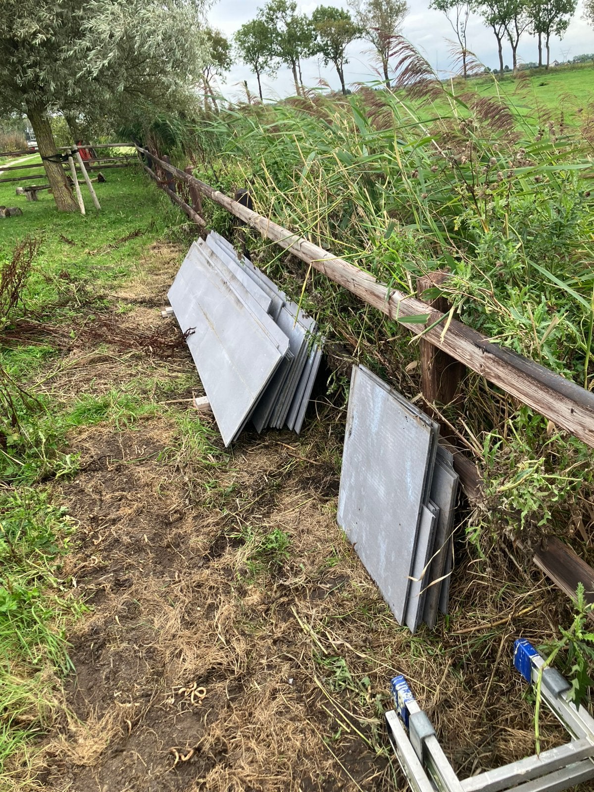 Reststroken cementvezelplaat 8mm dik, Doe-het-zelf en Verbouw, Platen en Panelen, Ophalen, Gebruikt, Overige materialen, Minder dan 20 mm