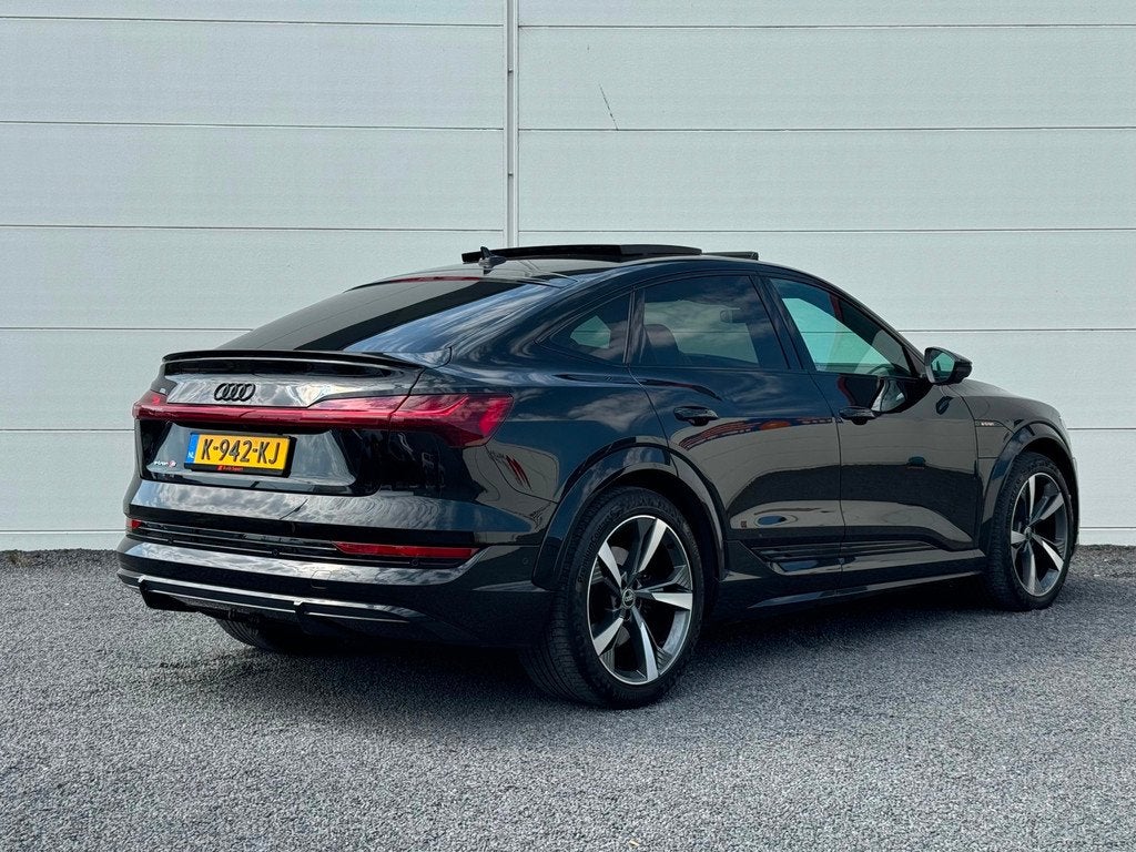 Audi E-tron Sportback S quattro 504 PK Org NL SOH 100% Pano, Auto's, Audi, Automaat, Gebruikt, 463 min, Zwart