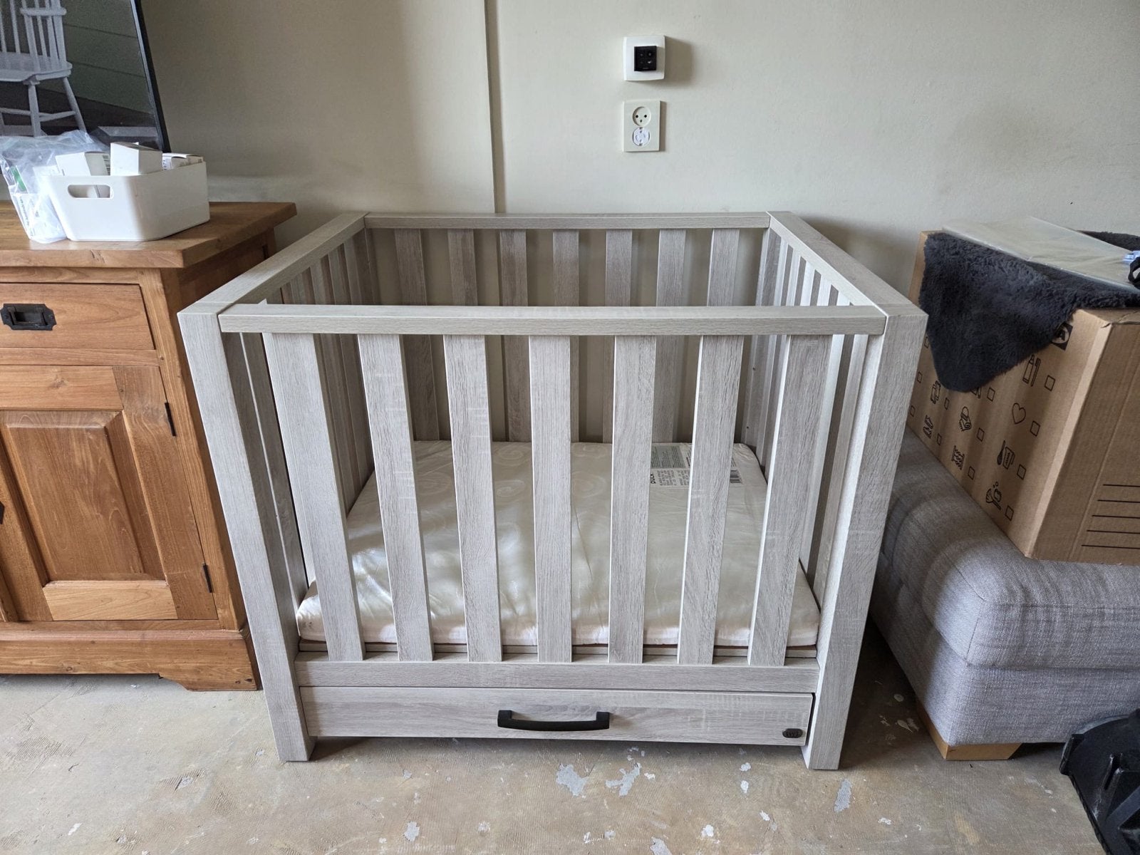 Baby box met matras ZO GOED ALS NIEUW  ! BIEDEN MAG, Ophalen, Zo goed als nieuw, Ledikant