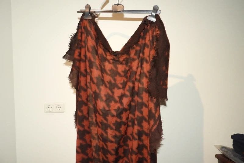 Leon & Harper grote wollen shawl in ruiten print najaar, Kleding | Dames, Verzenden, Zo goed als nieuw, Sjaal, Maat 46/48 (XL) of groter