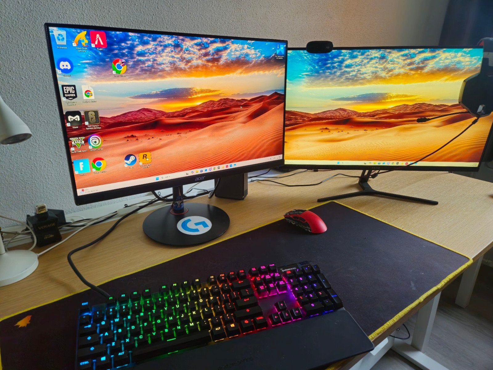 Complete Gaming Setup: PC, 2 Monitoren, Toetsenbord, Muis, Ophalen, 8 GB, Zo goed als nieuw, SSD