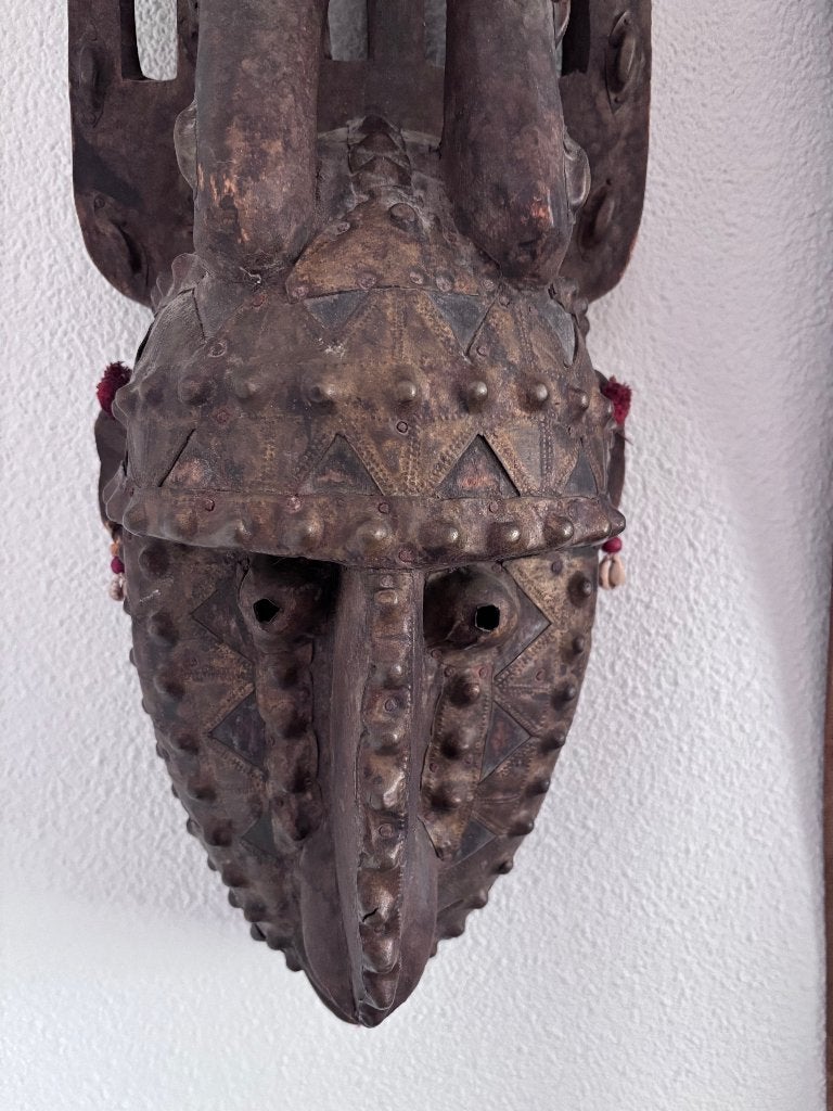 Groot oud Afrikaans houten masker met metaal – 68 cm, Ophalen