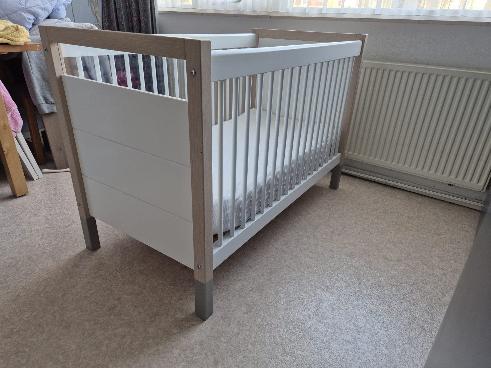 Super mooi ledikant met toebehoren., Kinderen en Baby's, Kinderkamer | Bedden, Ophalen, Zo goed als nieuw, Minder dan 140 cm, Matras