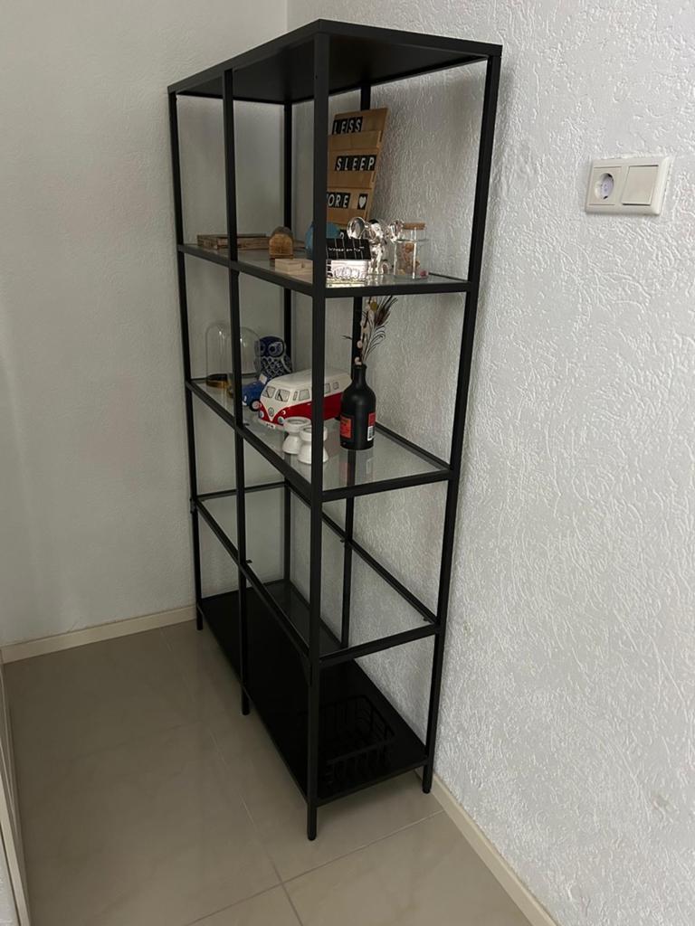 IKEA VITTSJÖ Stellingkast zwartbruin/glas 100x175 cm, Huis en Inrichting, Kasten | Stellingkasten, Ophalen, Gebruikt