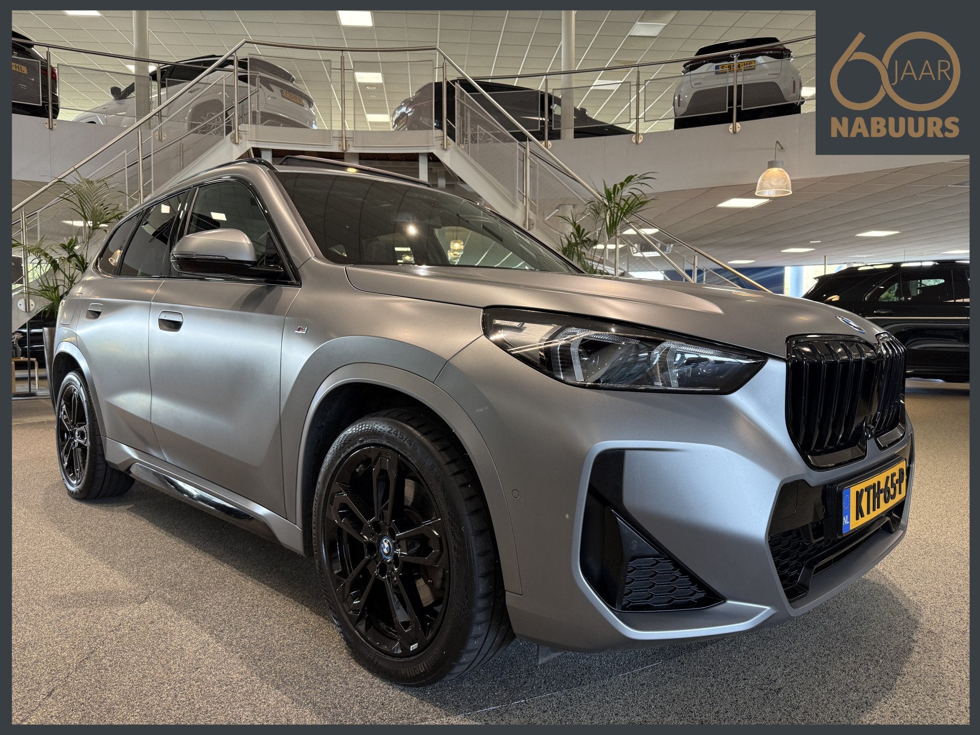 BMW X1 xDrive30e M sport Individual Frozen Grey, Pano, HUD,, 12 maanden, Euro 6, Verwarmde buitenspiegels, Bedrijf