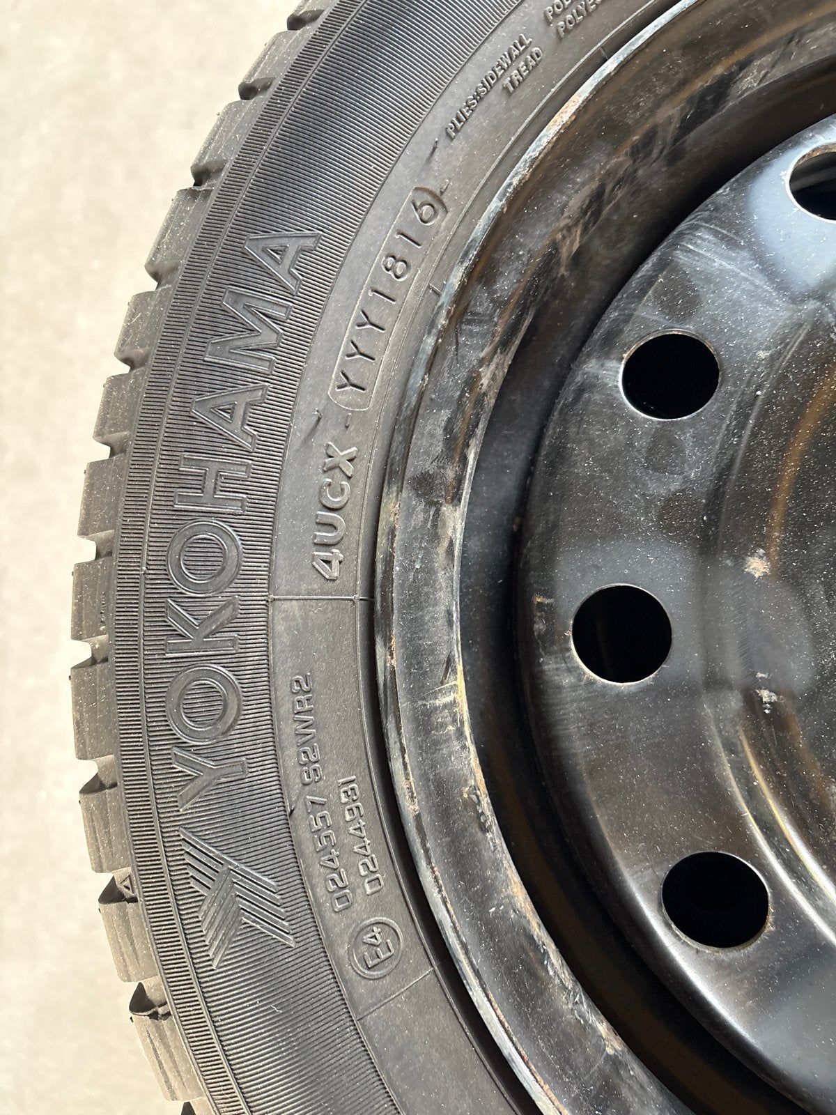 Yokohama Winterbanden op stalen velg 165/65R14, Ophalen, 14 inch, Gebruikt, Banden en Velgen