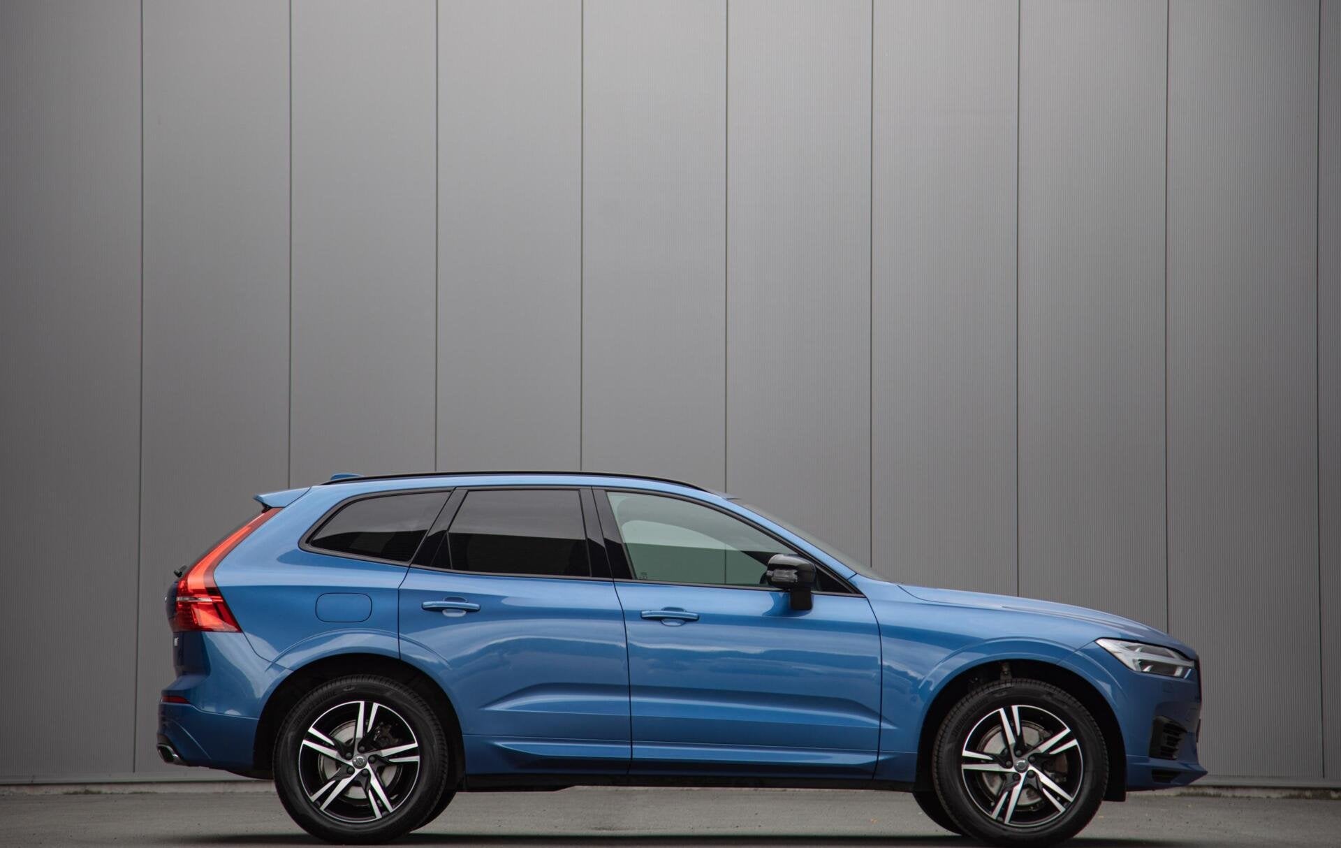 Volvo XC60 T6 Plug-in hybrid AWD R-Design Panorama|H/K Audio, Automaat, Dealer onderhouden, Gebruikt, Zwart