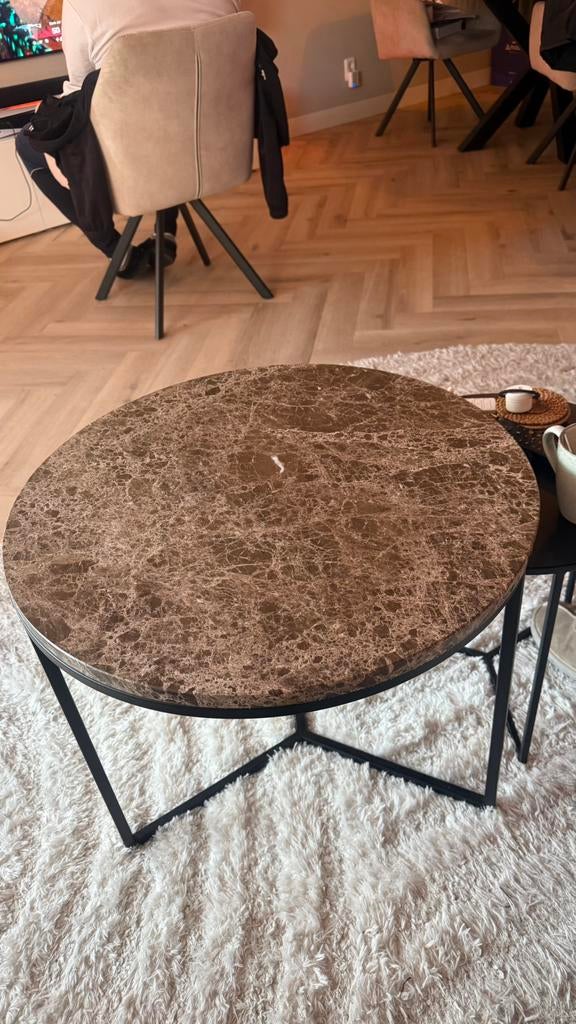 Salontafels: marmer en zwart bijzettafeltje Goossens, Huis en Inrichting, Tafels | Salontafels, Ophalen, Overige materialen, 50 tot 75 cm