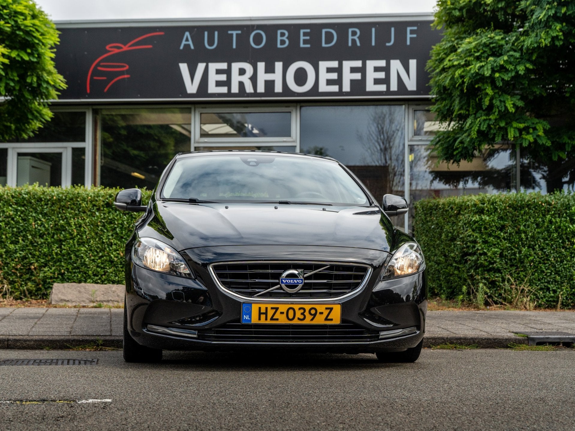 Volvo V40 2.0 T3 Summum | STOELVERWARMING | NAVI | CRUISE /, Auto's, Voorwielaandrijving, Dealer onderhouden, 4 cilinders, Zwart