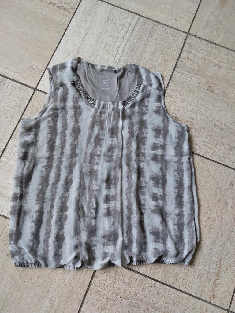 Top Via Appia 44, Kleding | Dames, Ophalen, Maat 42/44 (L), Zo goed als nieuw, Zonder mouw