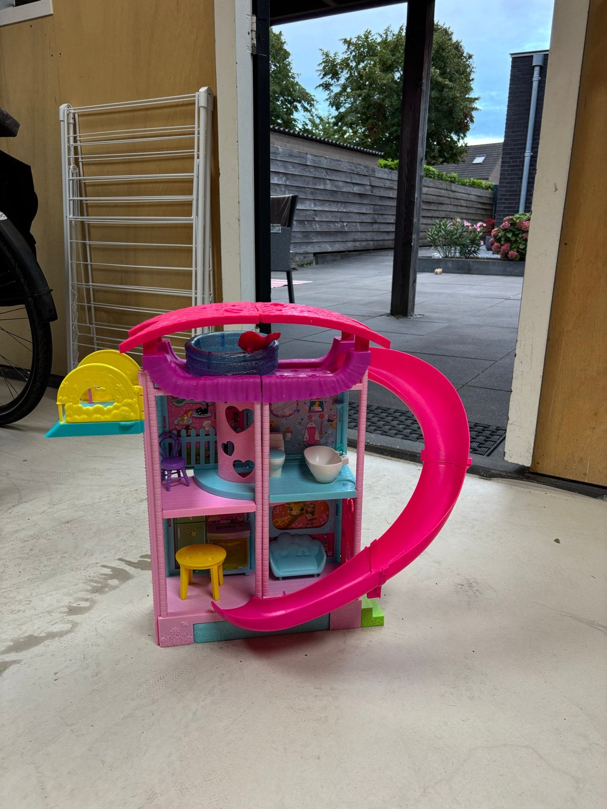 Barbie Chelsea Speelhuis met glijbaan en zwembad, Ophalen of Verzenden, Gebruikt, Meisje