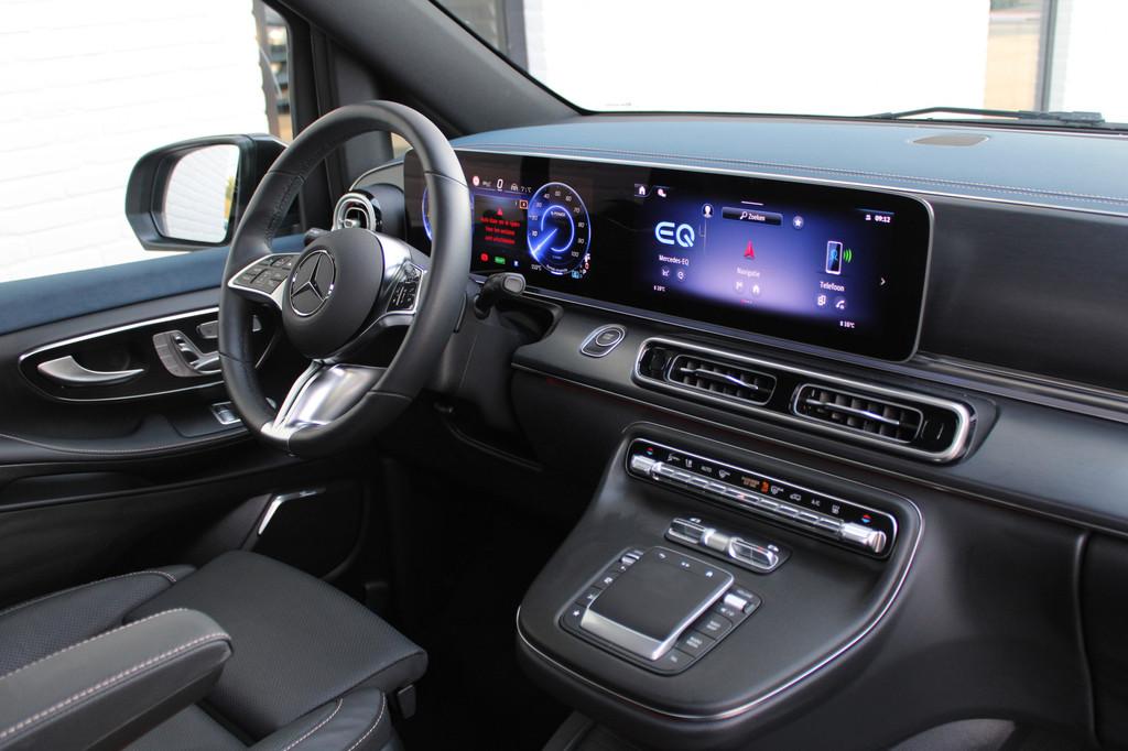 Mercedes-Benz EQV 300 L2 / AMG / 7-Persoons / Panorama / Led, Gebruikt, Met garantie (alle), 2535 kg, 7 stoelen