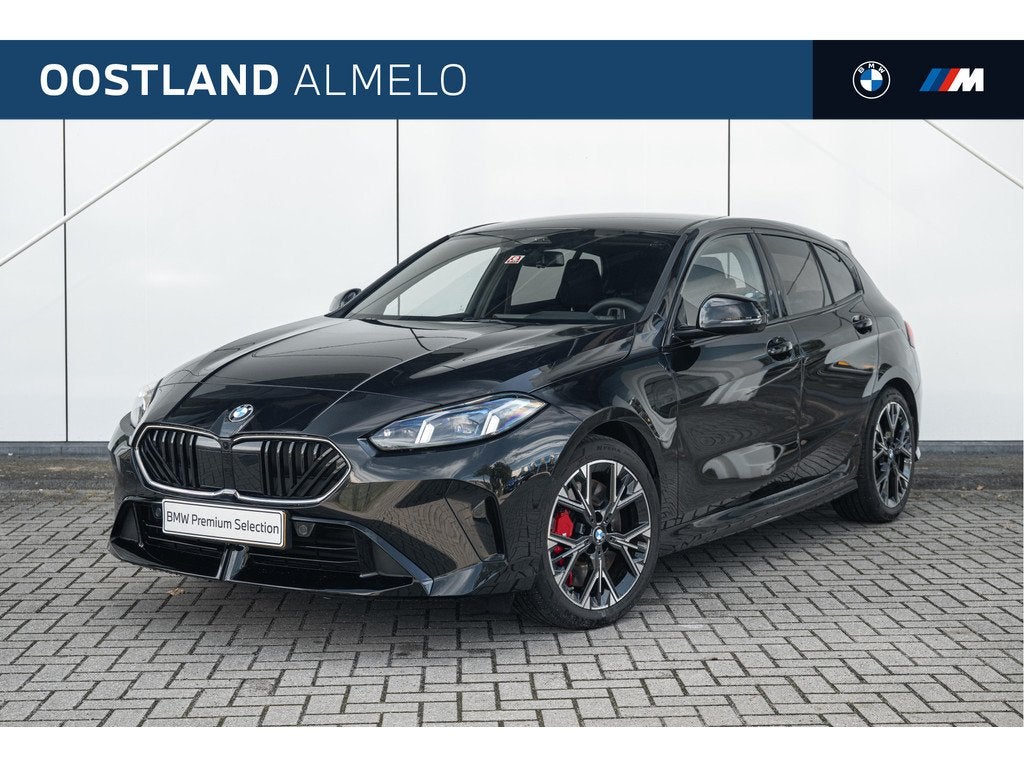 BMW 1 Serie 120 M Sport Automaat / Sportstoelen / Comfort Ac, Auto's, BMW, Gebruikt, 156 pk, Met garantie (alle), Zwart