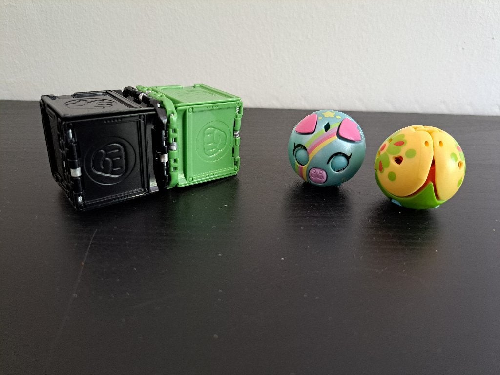 Marvel Avengers battle cube Hulk vs Black Widow + 2 balletje, Ophalen of Verzenden, Gebruikt