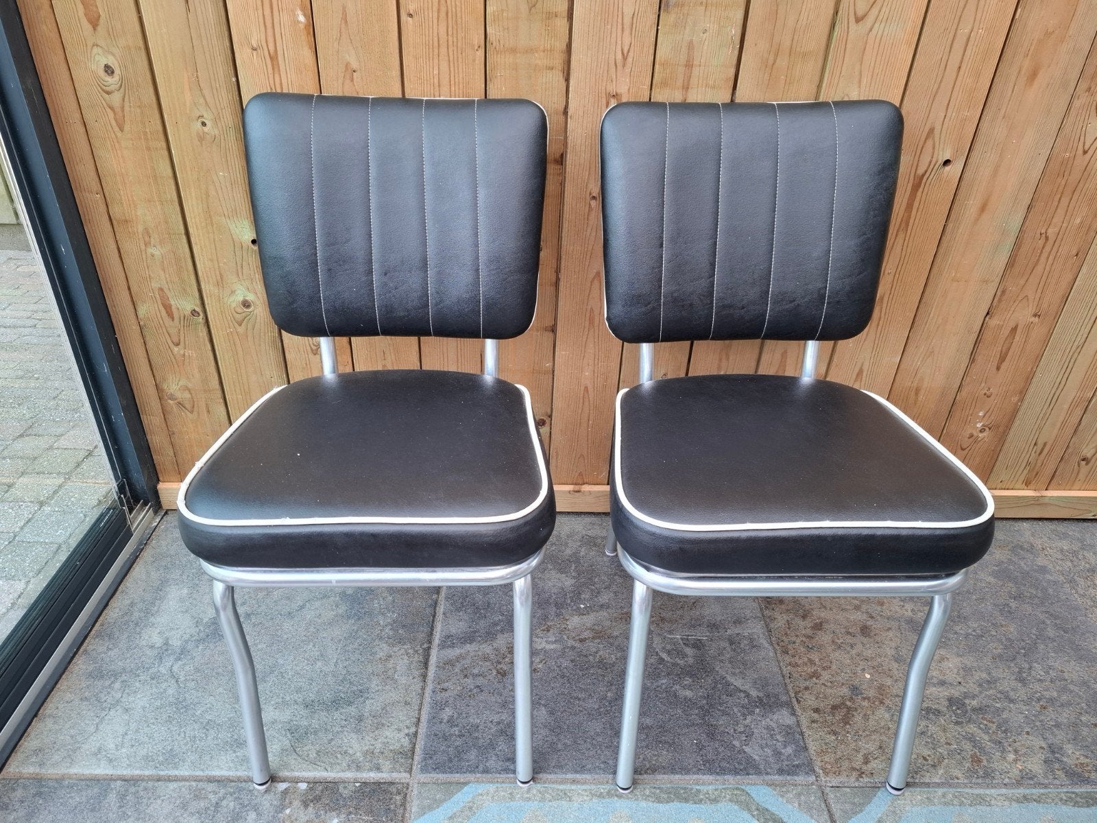 2 leuke retro stoelen., Ophalen