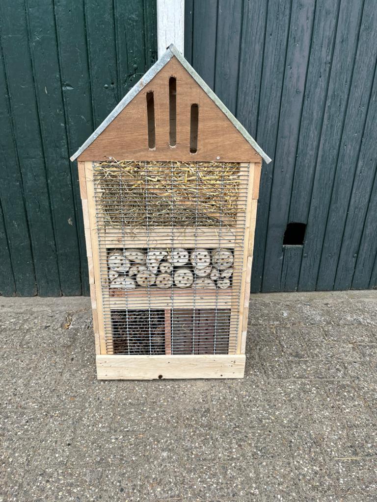 Insectenhotel, Ophalen, Nieuw
