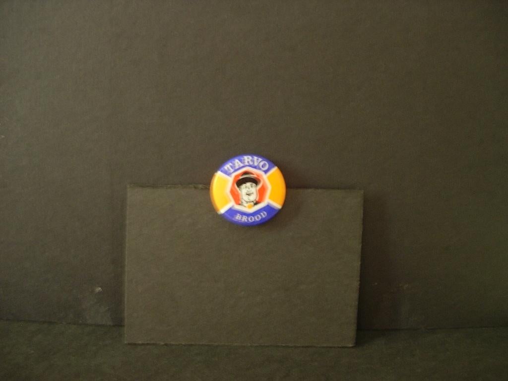Button van TARVO brood, Verzamelen, Speldjes, Pins en Buttons, Verzenden, Zo goed als nieuw, Merk, Button