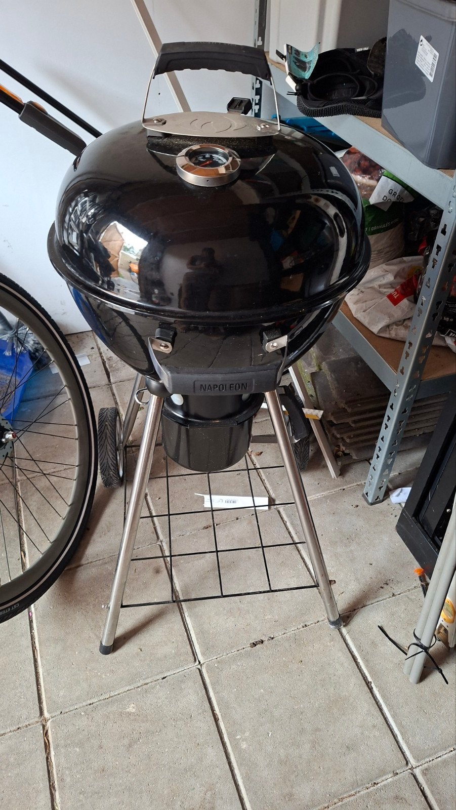 Napoleon houtskool barbecue, Ophalen, Zo goed als nieuw