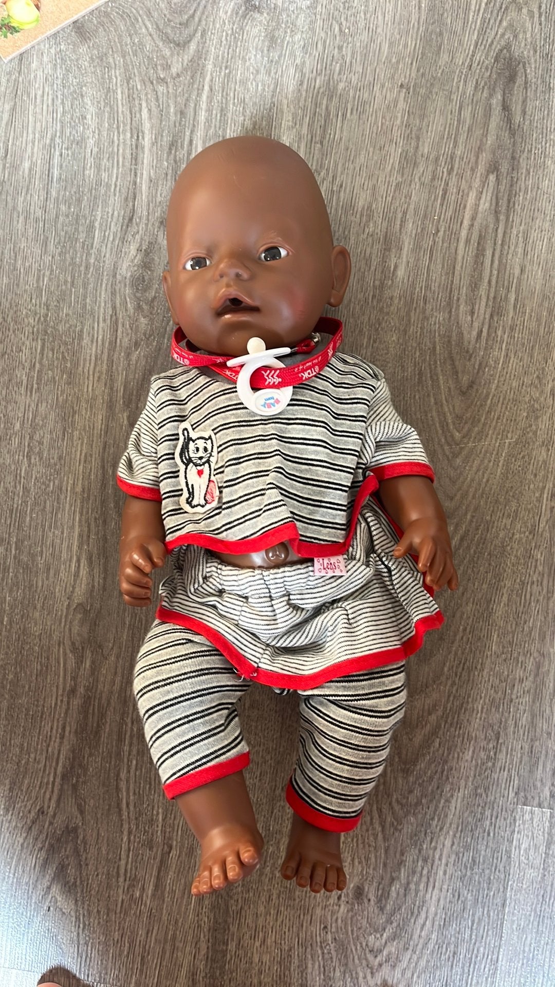 Baby born met kleding en speen, Kinderen en Baby's, Speelgoed | Poppen, Ophalen of Verzenden, Babypop