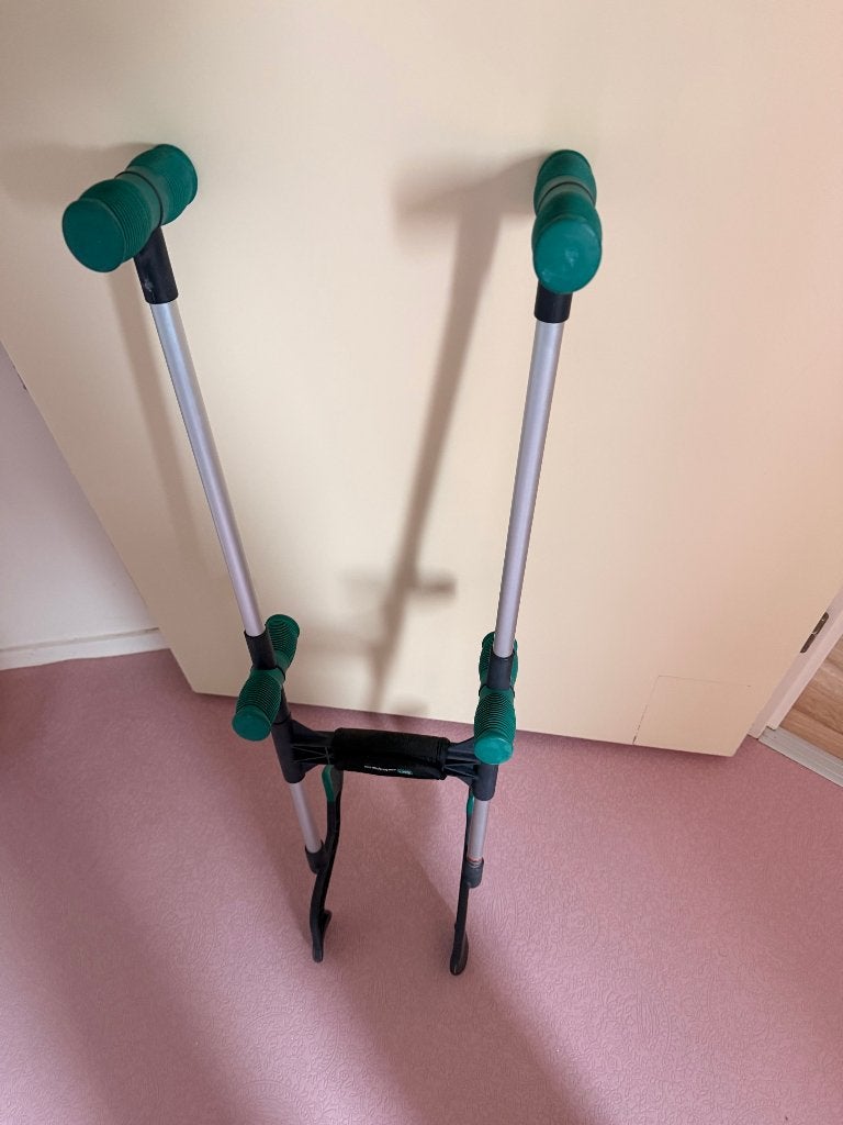 Handylegs, hulpmiddel om zelfstandig steunkousen aan te doen, Ophalen, Zo goed als nieuw