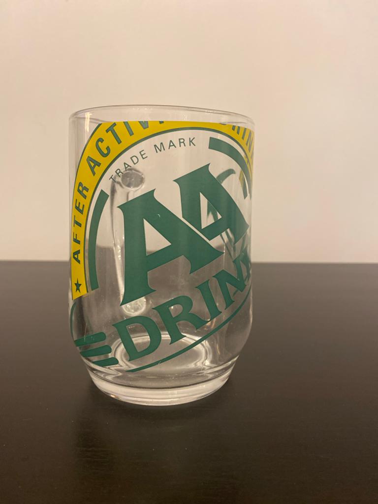 XXL AA Drink glas - Ideaal voor sportdranken, Ophalen of Verzenden, Zo goed als nieuw, Glas, Meerkleurig