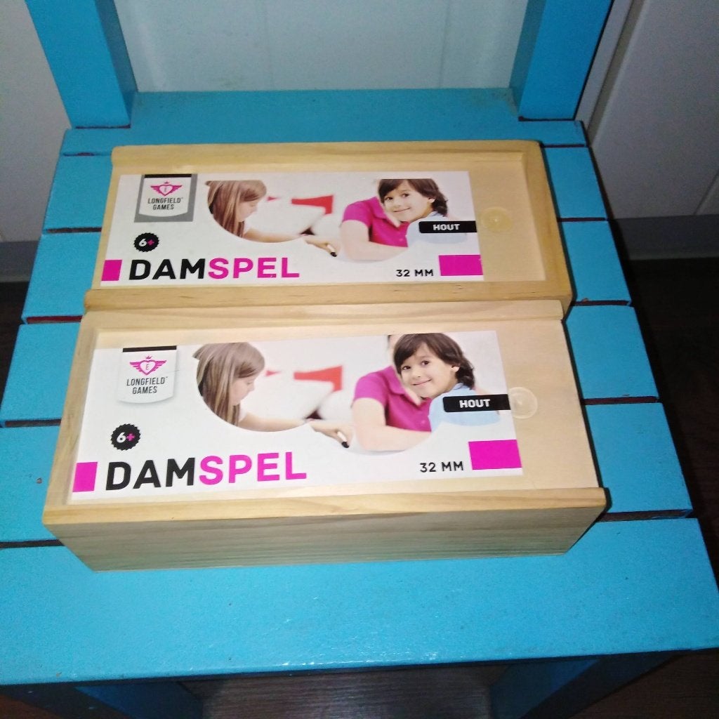 Damstenen Longfield in doosje 32 mm 2 stuks, Hobby en Vrije tijd, Een of twee spelers, Ophalen, Gebruikt, Longfield