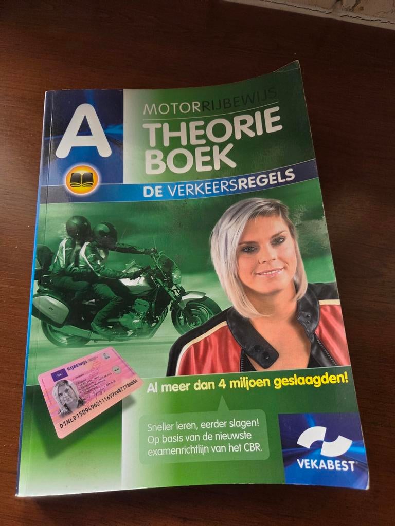 Motorrijbewijs A Theorieboek - VekaBest, Ophalen of Verzenden, Gelezen, Algemeen, VekaBest