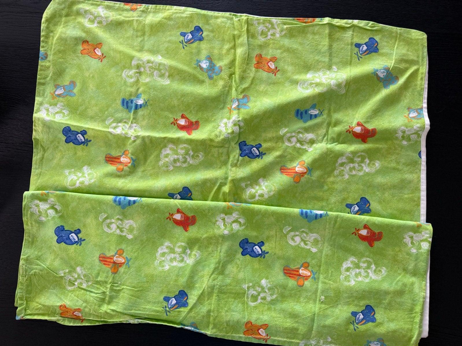 Dekbedovertrek peuterbed vliegtuigjes groen/blauw/oranje, Kinderen en Baby's, Ophalen of Verzenden, Gebruikt