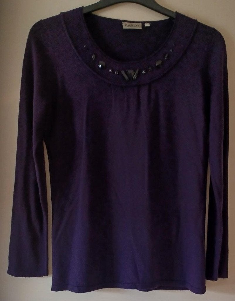 Paarse Trui heeft een ronde halslijn met Decoratie, Kleding | Dames, Maat 38/40 (M), Paars, Ophalen of Verzenden, Zo goed als nieuw