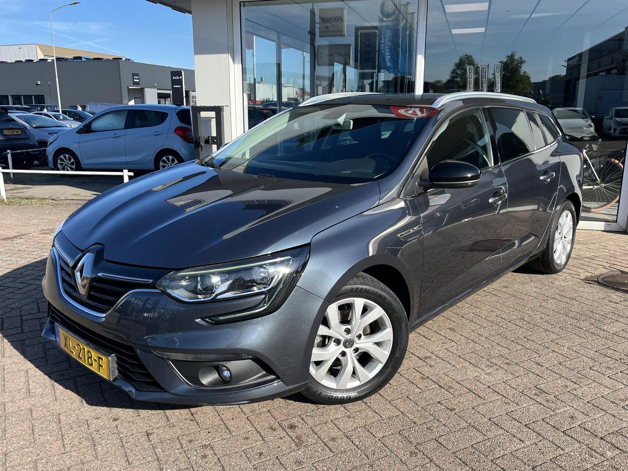 Renault Mégane Estate 1.3 TCe Limited Trekhaak, Navigatie,, Voorwielaandrijving, Parkeersensor, Stof, Gebruikt