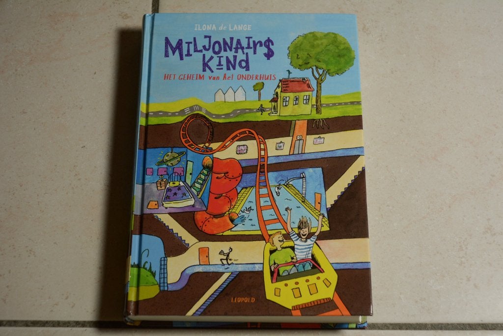 Miljonairskind Het geheim van het onderhuis / Ilona de Lange, Boeken, Ophalen of Verzenden, Zo goed als nieuw, Fictie algemeen