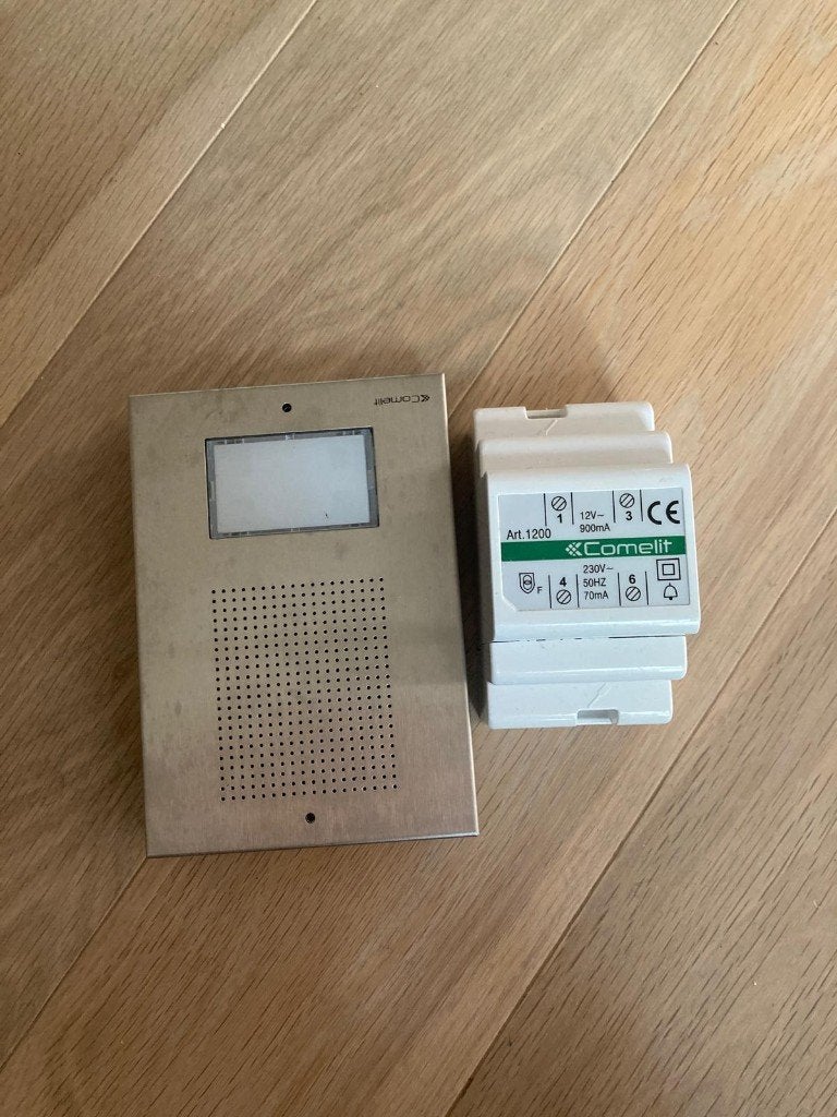 Comelit intercom/deurbel set met adapter en telefoon, Ophalen, Gebruikt