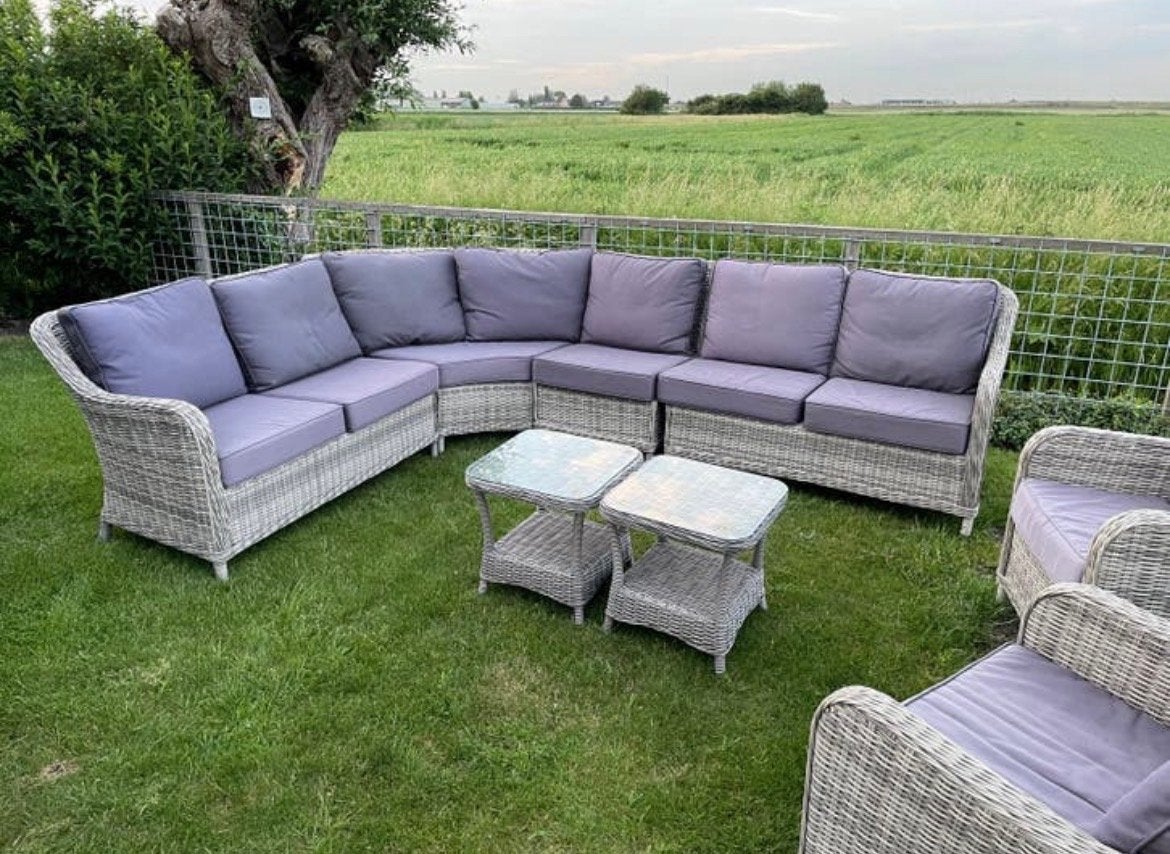Loungeset met bank, 2 stoelen, 3 tafels en kussens, Tuin en Terras, Ophalen, Gebruikt, 8 zitplaatsen, Loungeset
