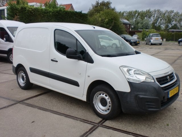 Peugeot Partner 1.6 HDi 16VBJ2018 KM126EU6 APK4-27LEASE€69, Auto's, Gebruikt, 4 cilinders, Origineel Nederlands, Bedrijf