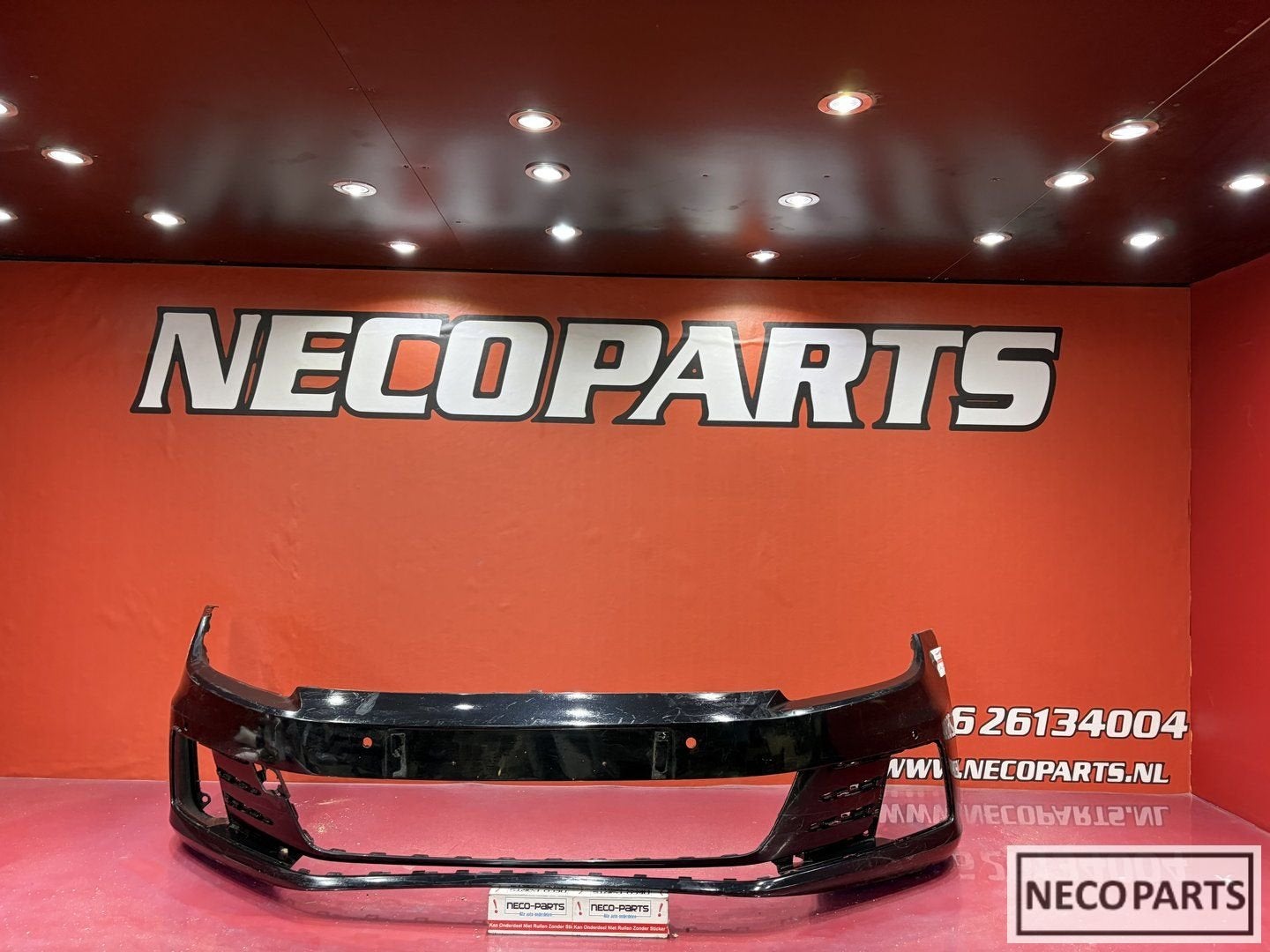 VW SCIROCCO R LINE VOORBUMPER ZWART ORIGINEEL 1K8807221, Gebruikt, -, Volkswagen, -