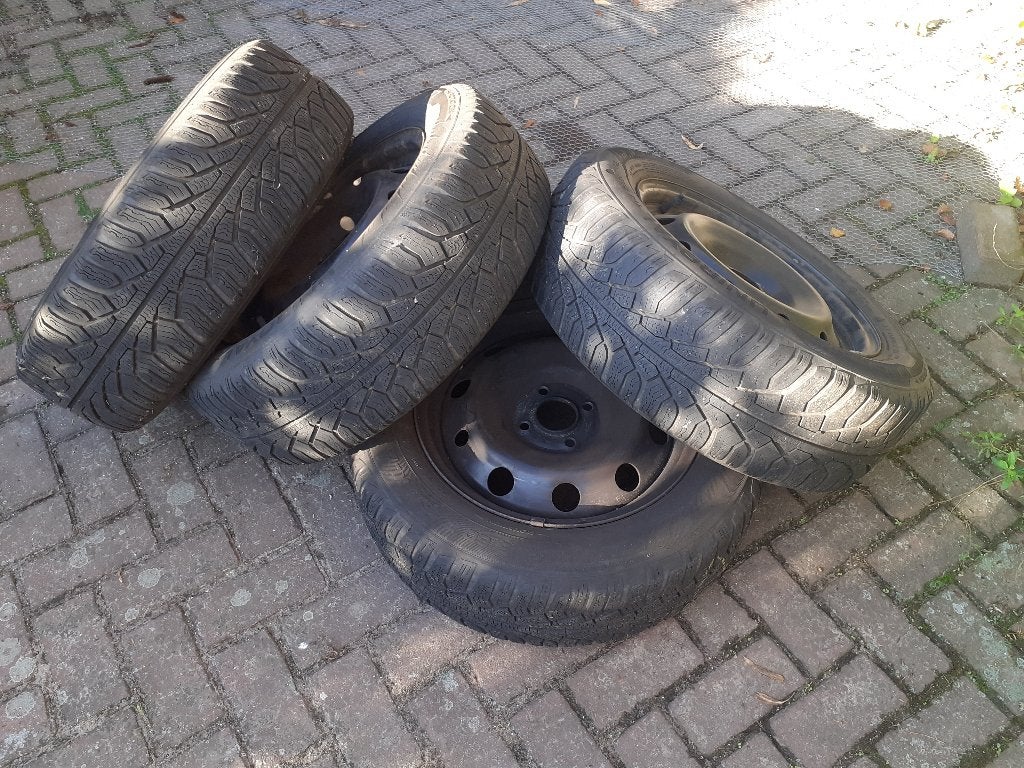 Gratis af te halen: nog goede Winterbanden met velgen, Ophalen, Gebruikt, 16 inch, Band(en)