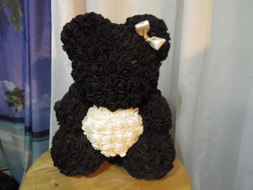 grote zwart witte rozenbear pretty little roses plt by M, Antiek en Kunst, Ophalen of Verzenden
