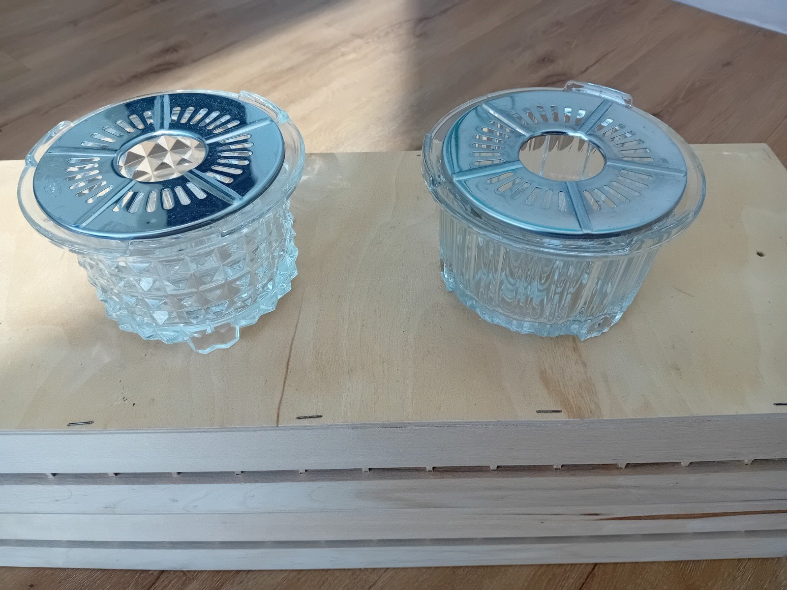 2 Vintage Glazen Warmhouders met Metalen Deksel, Ophalen of Verzenden