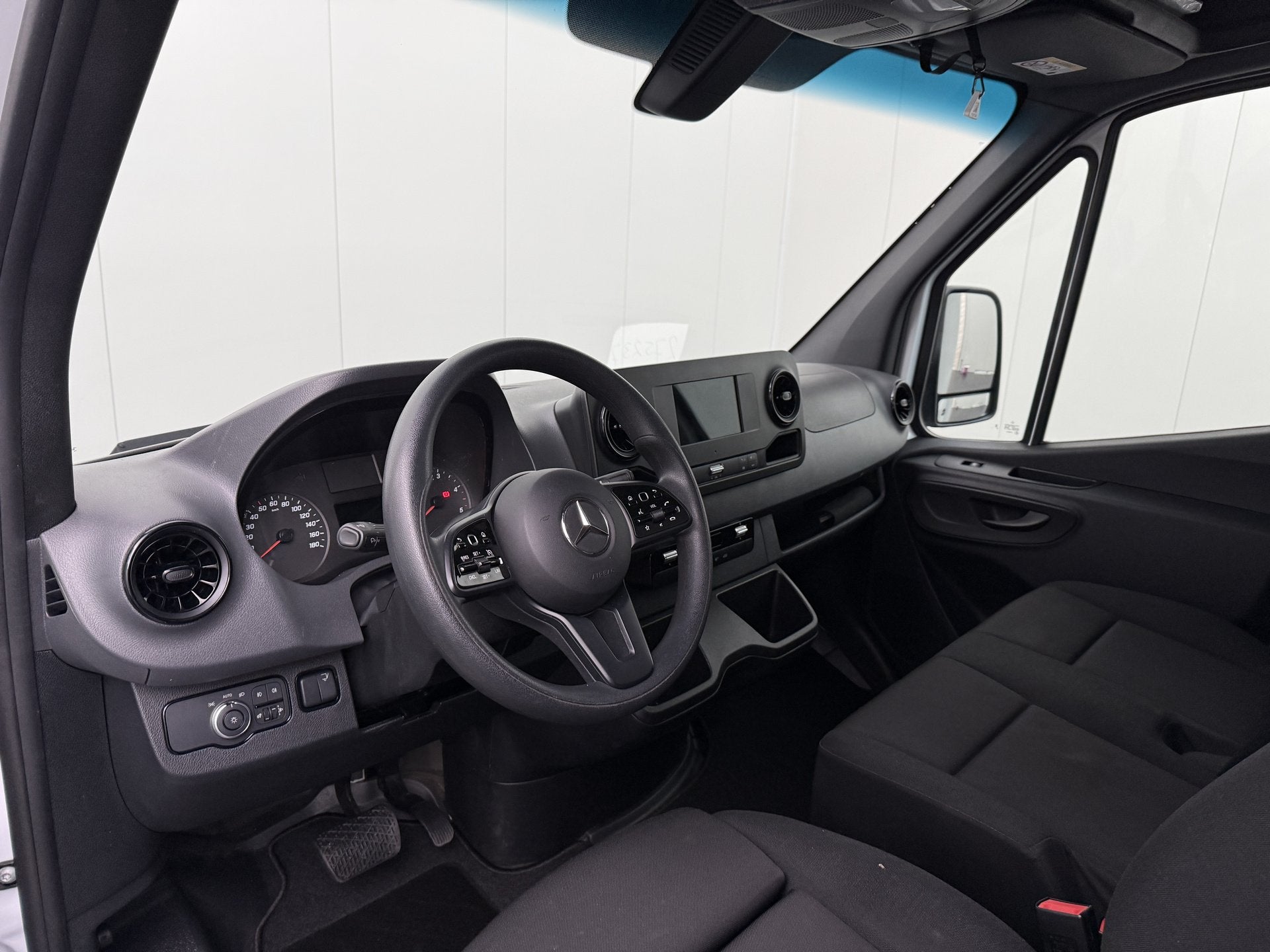 Mercedes-Benz Sprinter 317CDi Automaat Bakwagen+Laadklep | M, Auto's, Bestelauto's, Automaat, Stof, Gebruikt, 2000 kg